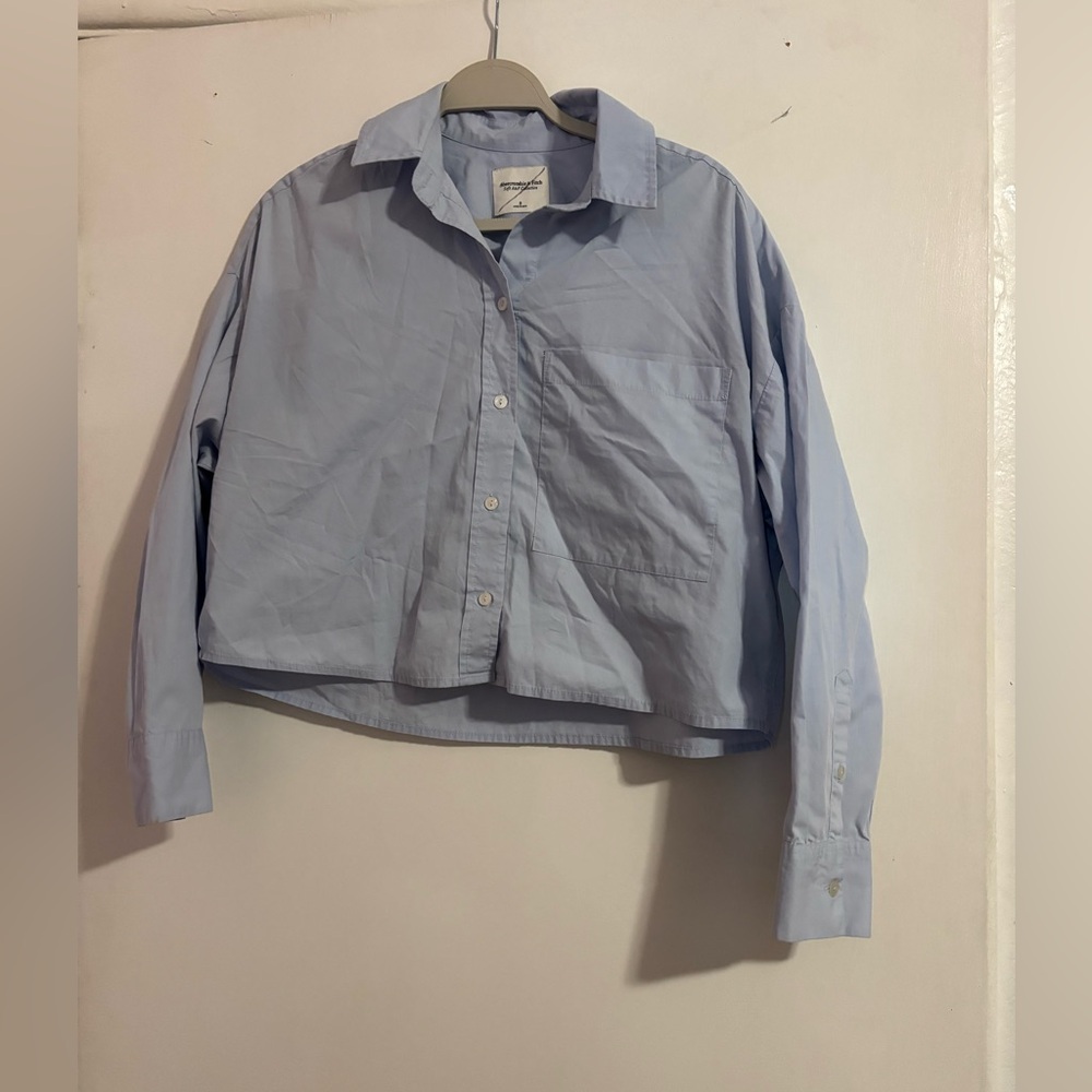 Abercrombie & Fitch Cropped Soft Blue Shirt